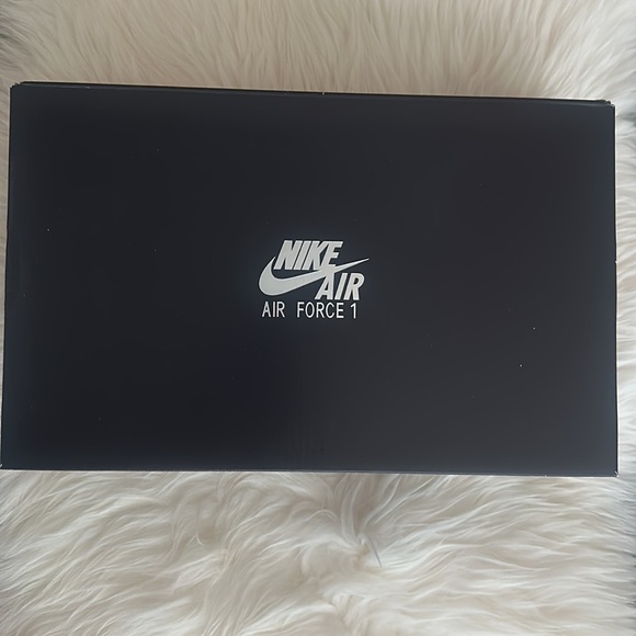 Air Force 1 Sage Low "Triple White" sneakers - Picture 11 of 11